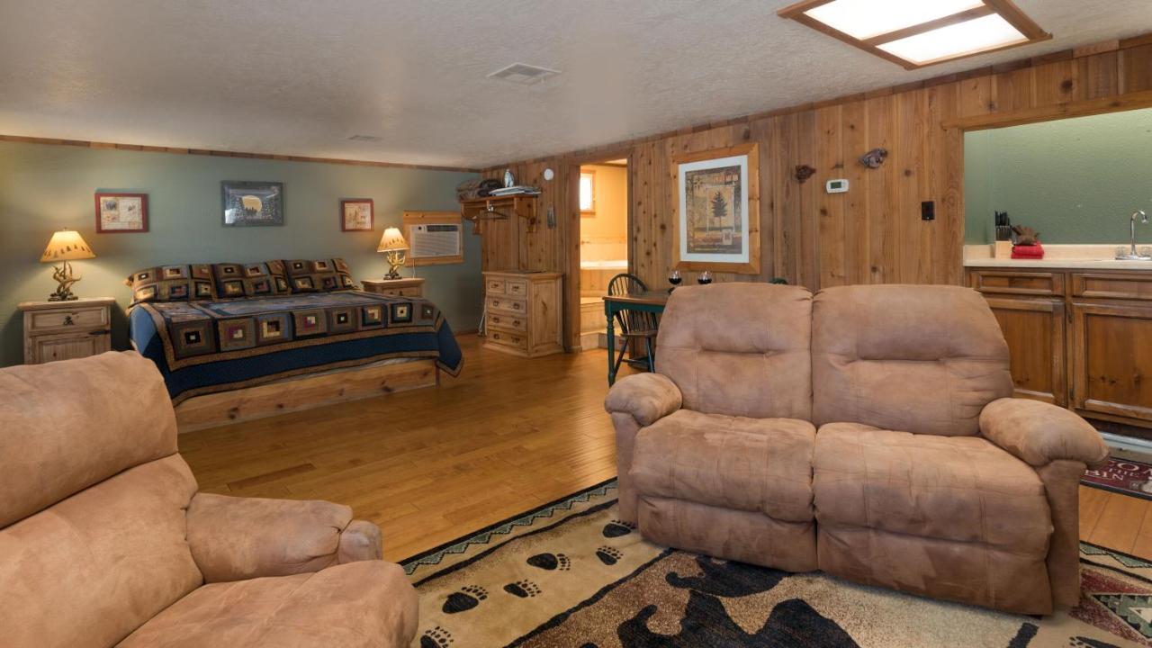 Whispering Pine Cabins Ruidoso Exterior photo